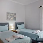 Aristea's 2nd Floor Daire Hanya