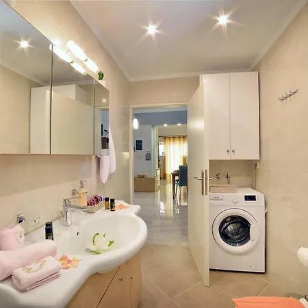 Appartement Aristea'S Apartment 2Nd Floor