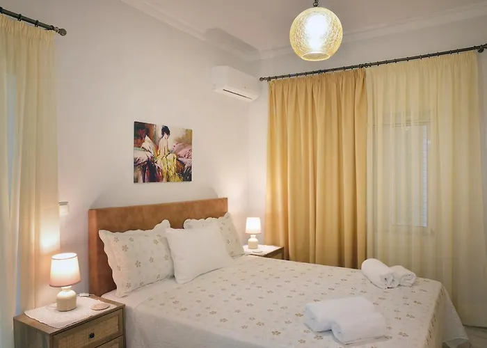 Aristea's 2nd Floor Apartman *