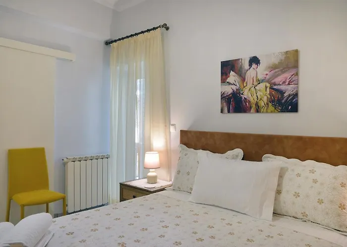 Aristea's 2nd Floor Lägenhet